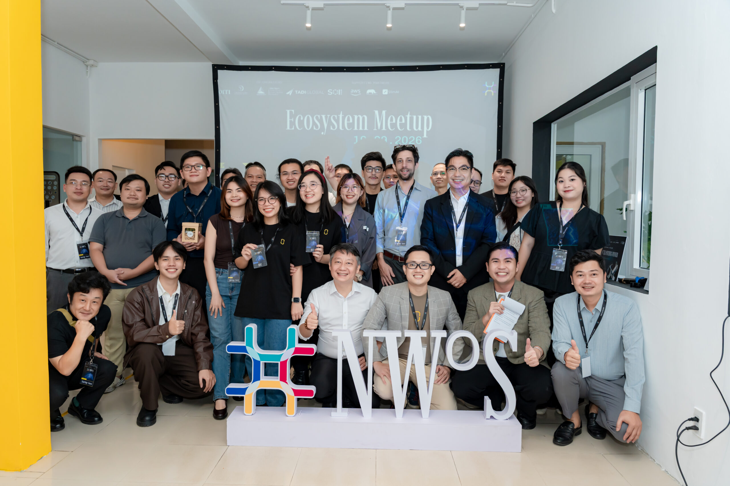 Vietsol team and participants at Ecosystem Meetup, the opening event of Next Wave of Startups 2026 in Ho Chi Minh City.