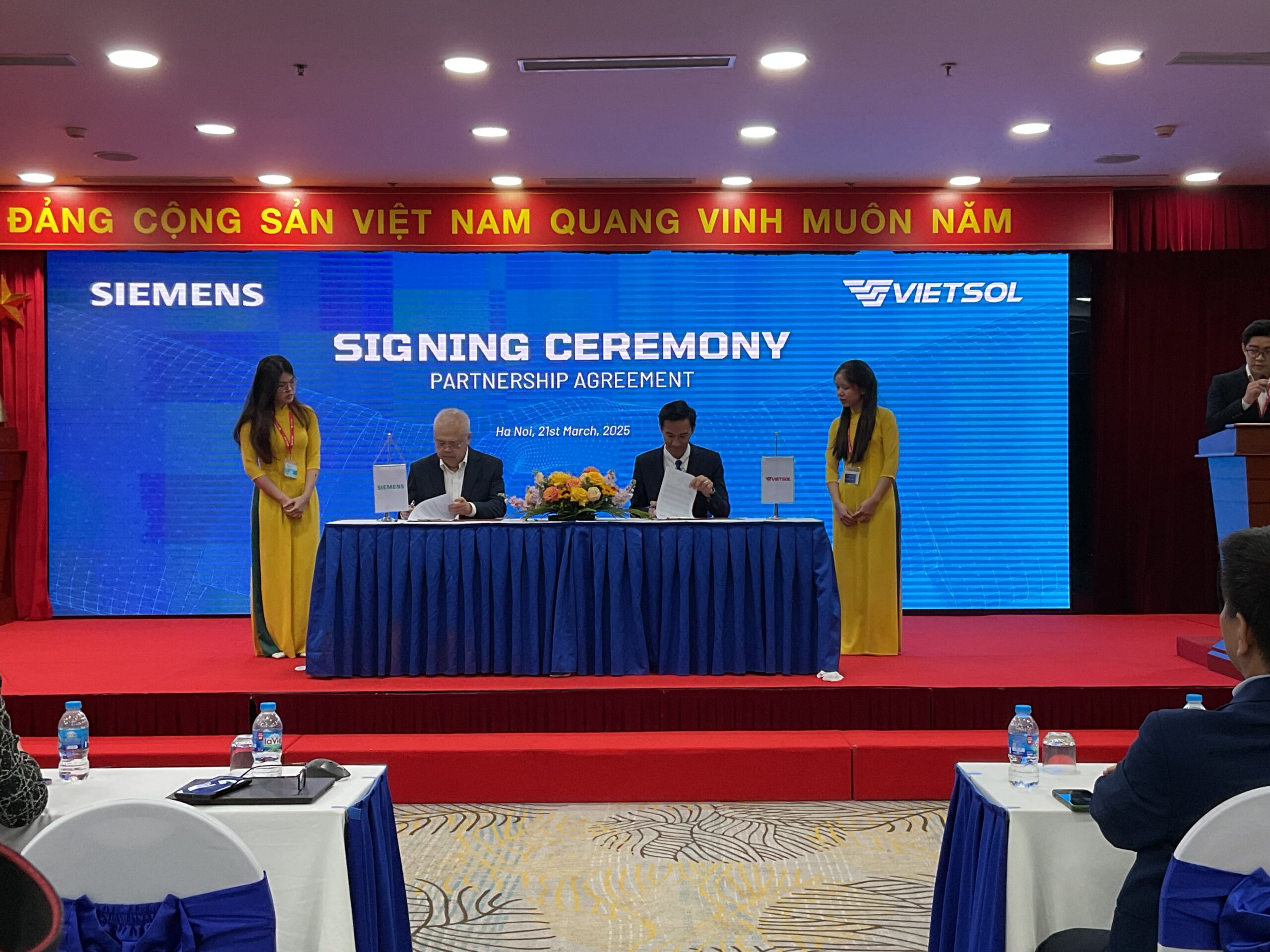 Siemens Digital Industries Software Partner Programに参画し、デジタルエンジニアリング支援を強化するVietsolの発表イメージ