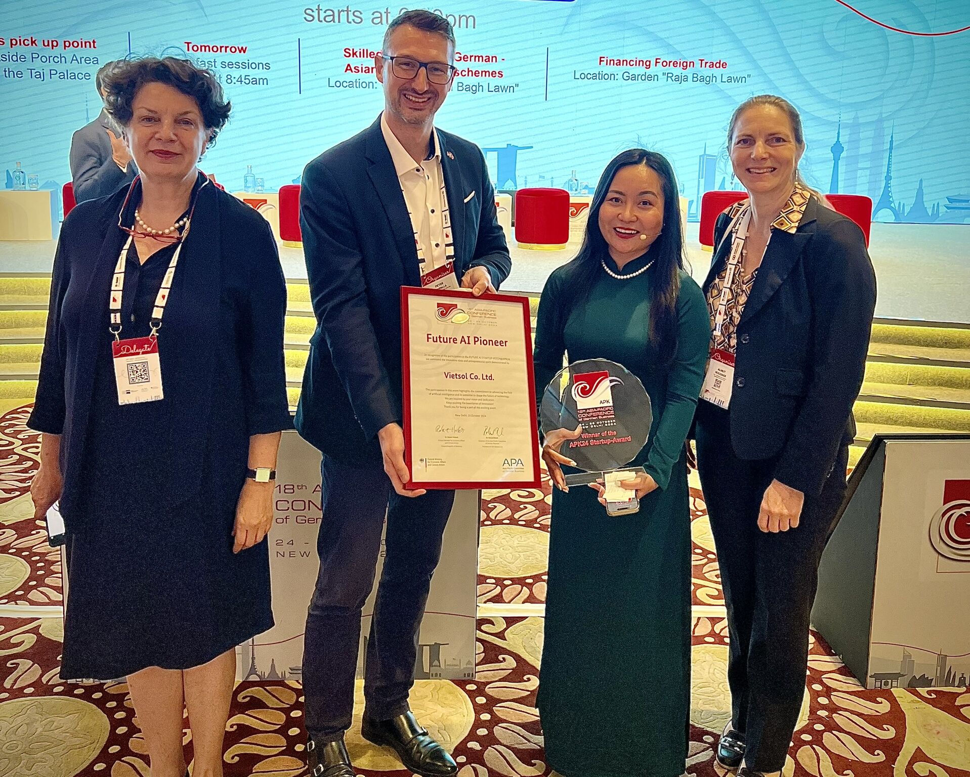 Vietsol representatives receiving the Future AI Pioneer award at the 18th Asia-Pacific Conference of German Business in New Delhi 2024
