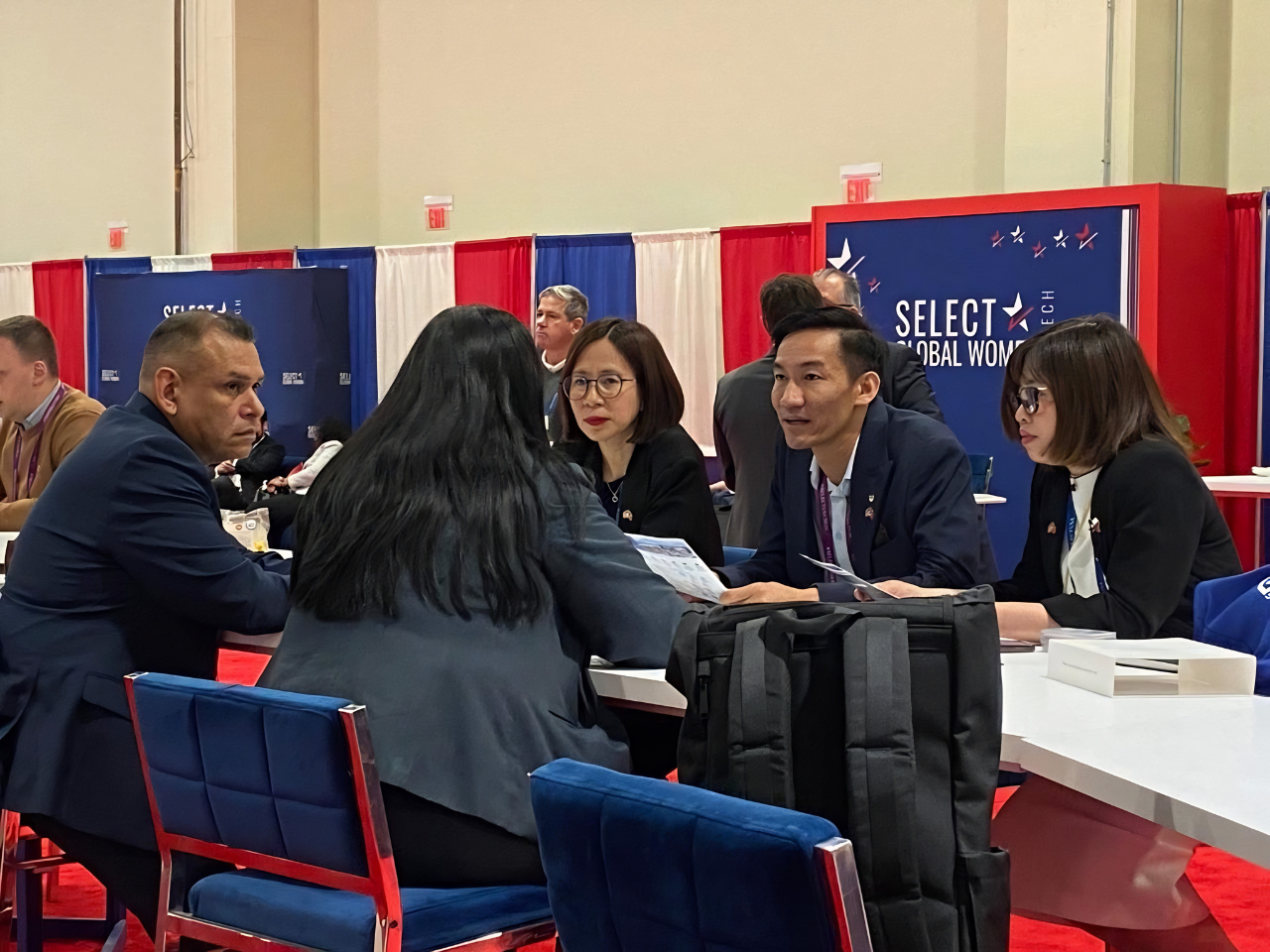 Vietsol representatives in a business discussion with international partners at SelectUSA Investment Summit 2026