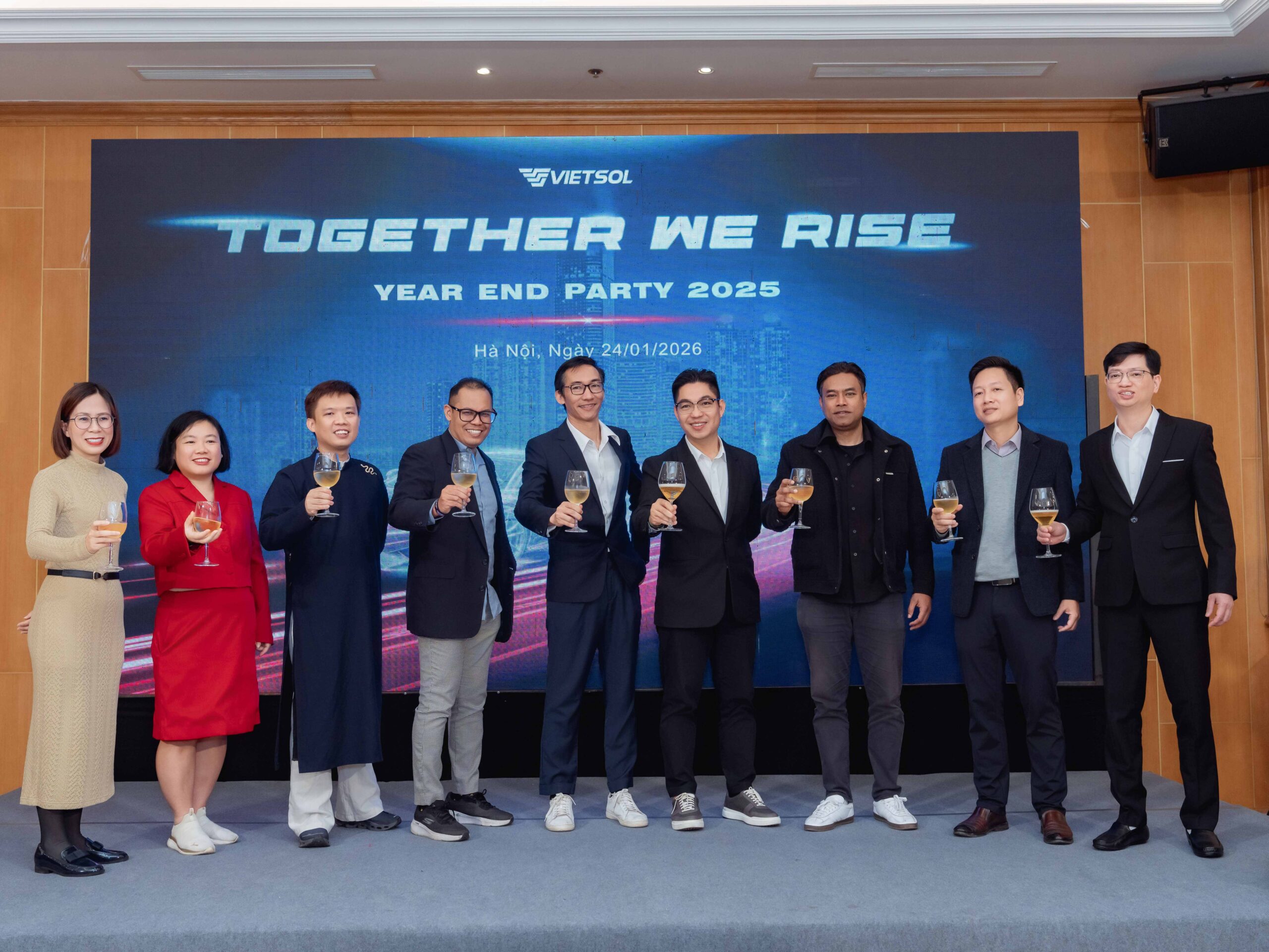 Vietsol Year End Party, stage moment