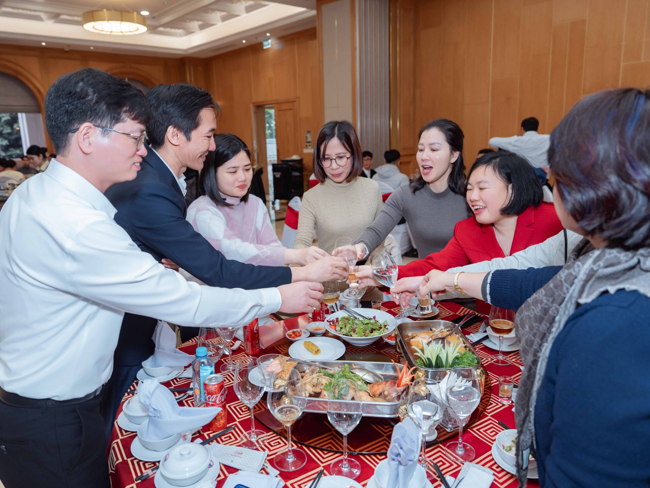 Vietsol Year End Party, networking moment