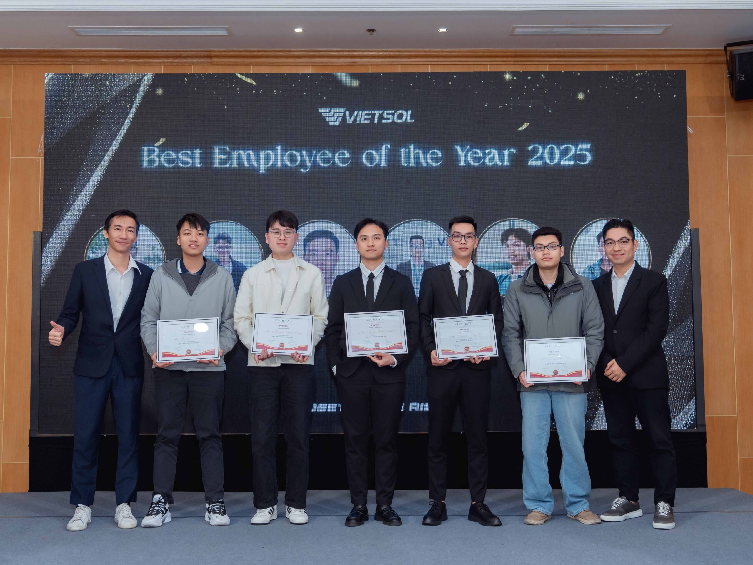 Vietsol Year End Party, award moment