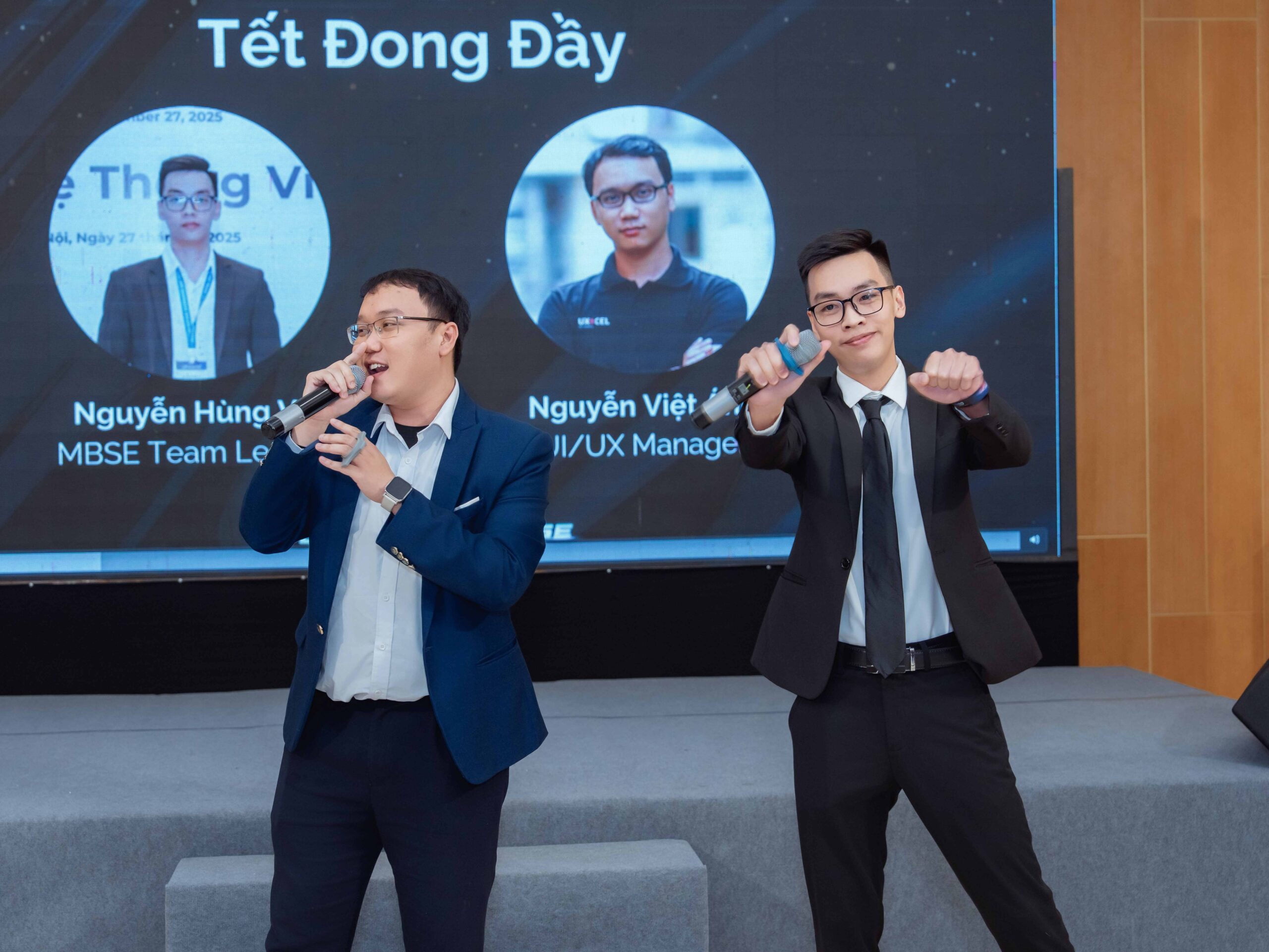 Vietsol Year End Party, stage moment