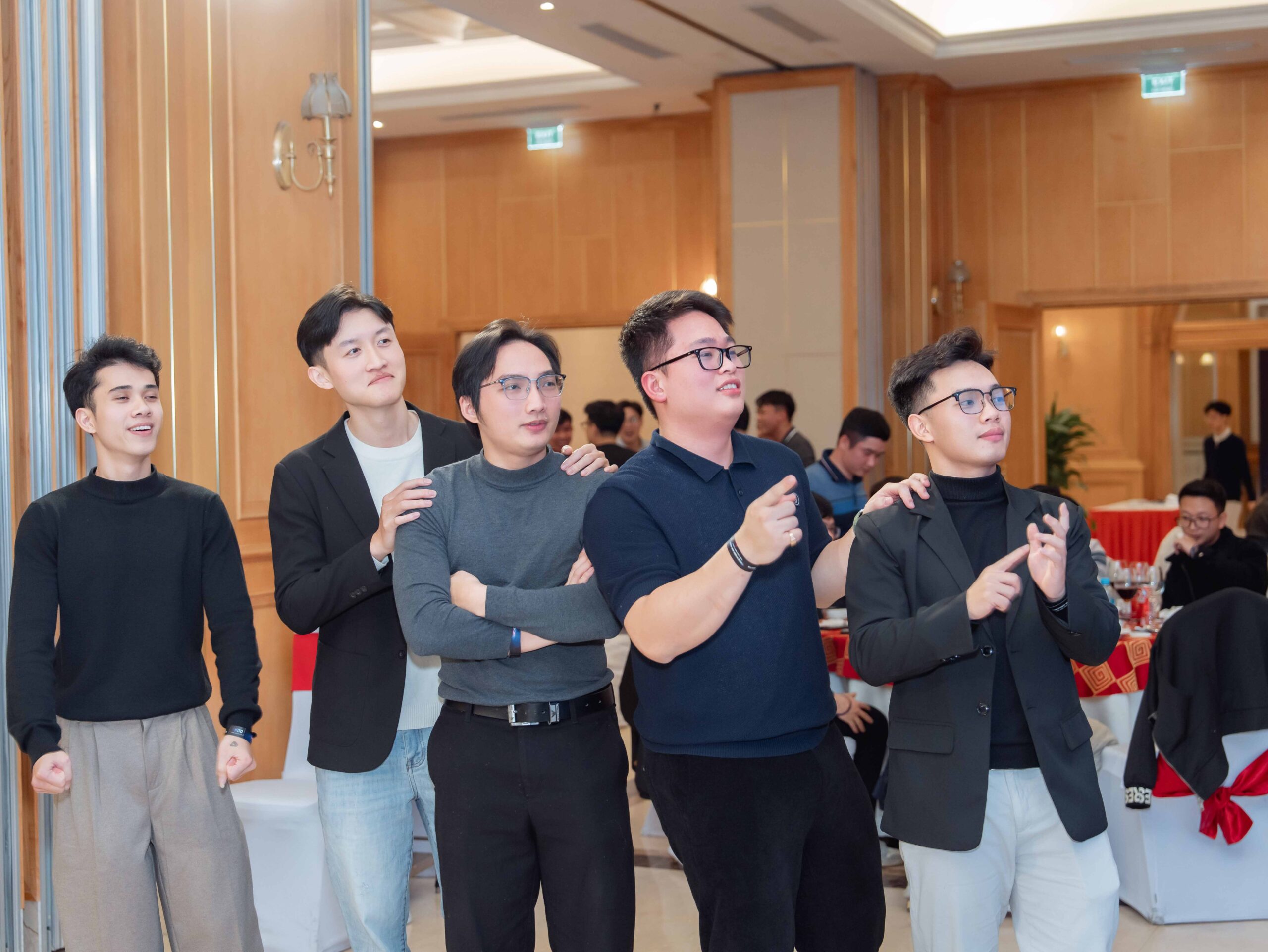 Vietsol Year End Party, networking moment