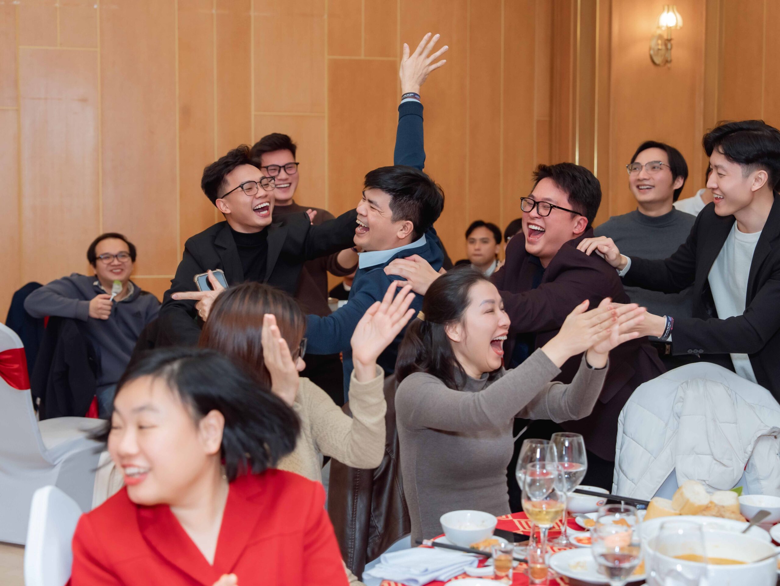 Vietsol Year End Party, networking moment