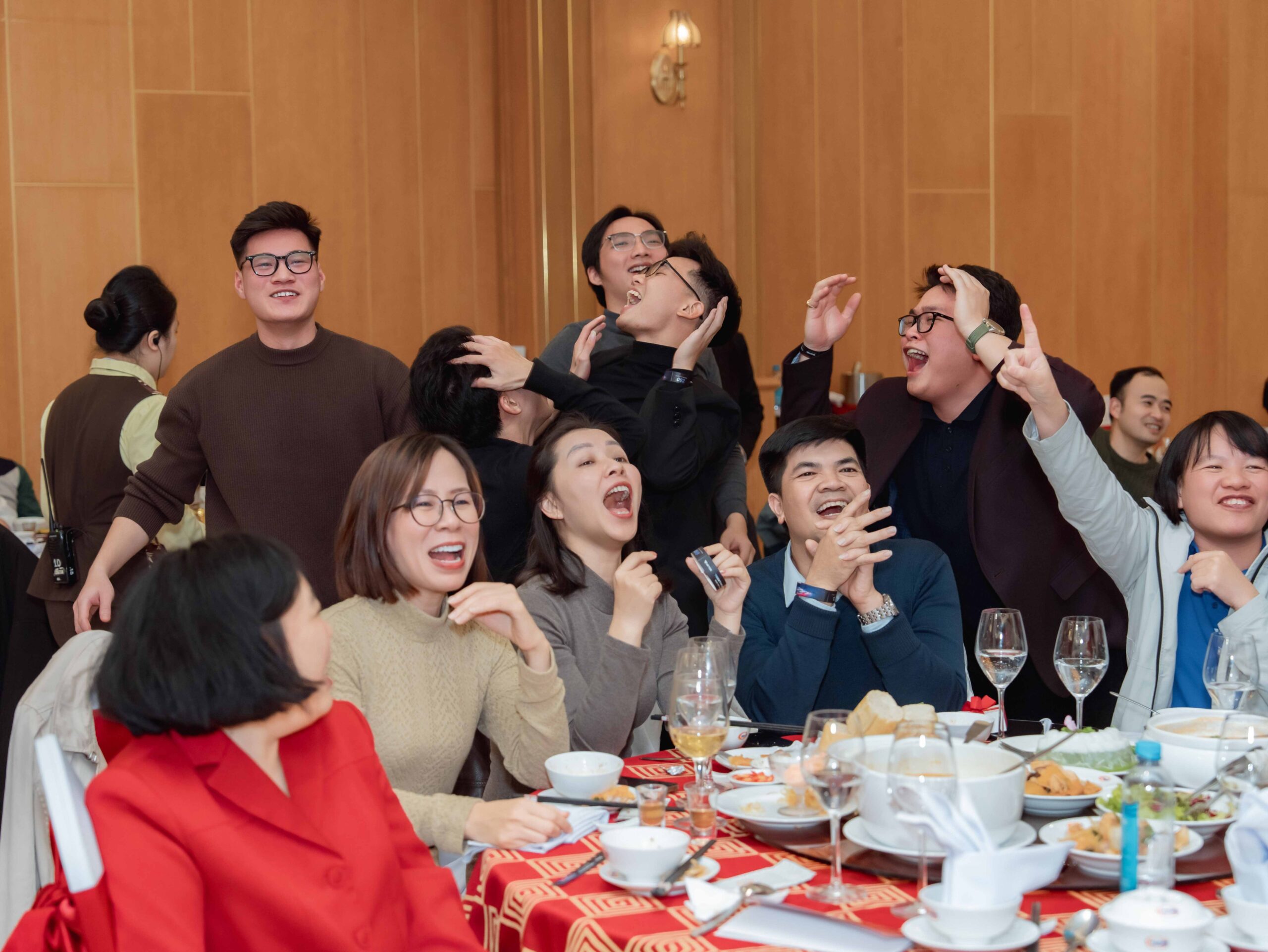 Vietsol Year End Party, networking moment